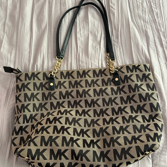 Michael Kors Jet Set Black Beige Tote Signature Canvas with chain straps - Picture 1 of 7